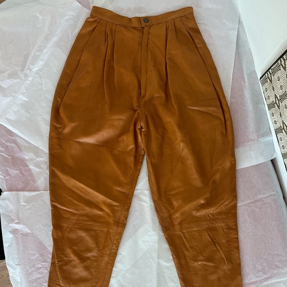 VINTAGE 80s S pleated leather carrot pants camel tan Made in France lined MINT - Picture 5 of 16